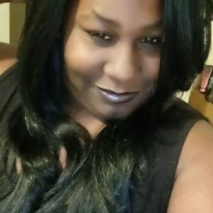 Meet your Posher, Dominique